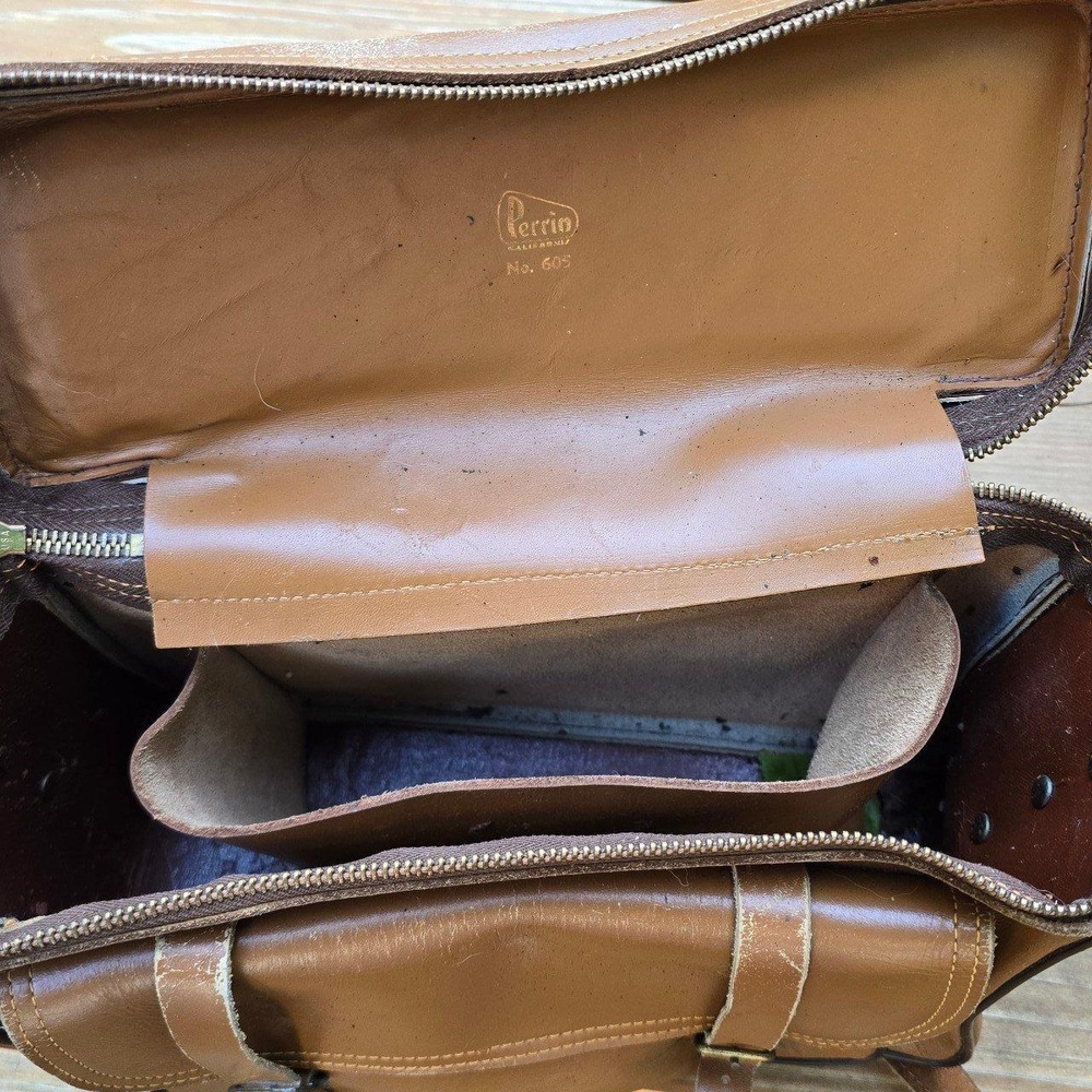 Vintage Perrin California Leather Camera Bag Brown Cowhide No. 605 - Mid Century - Picture 7 of 7